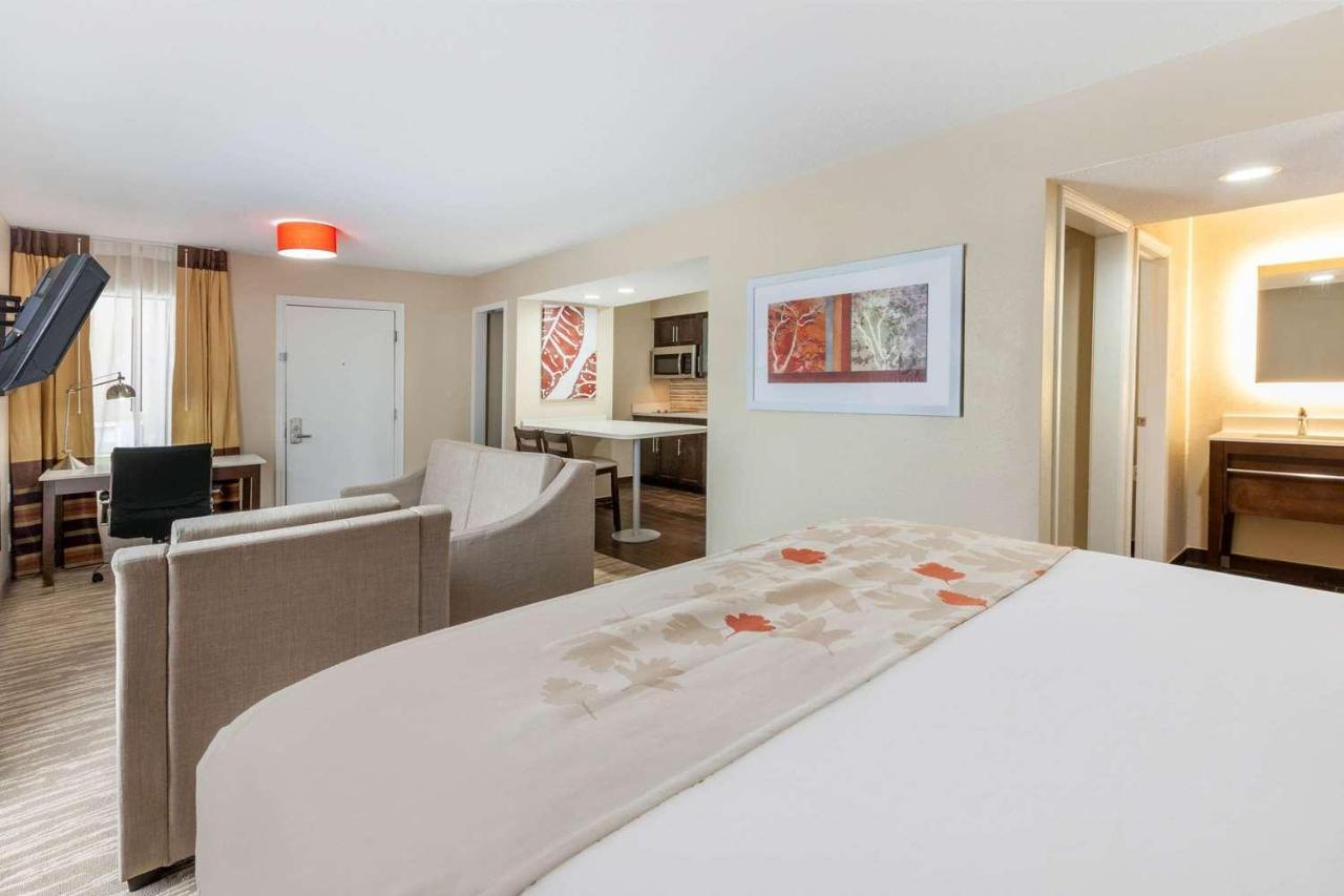 Hawthorn Suites By Wyndham Detroit Southfield Extérieur photo