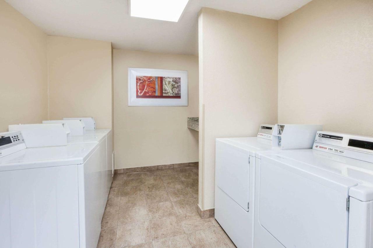 Hawthorn Suites By Wyndham Detroit Southfield Extérieur photo